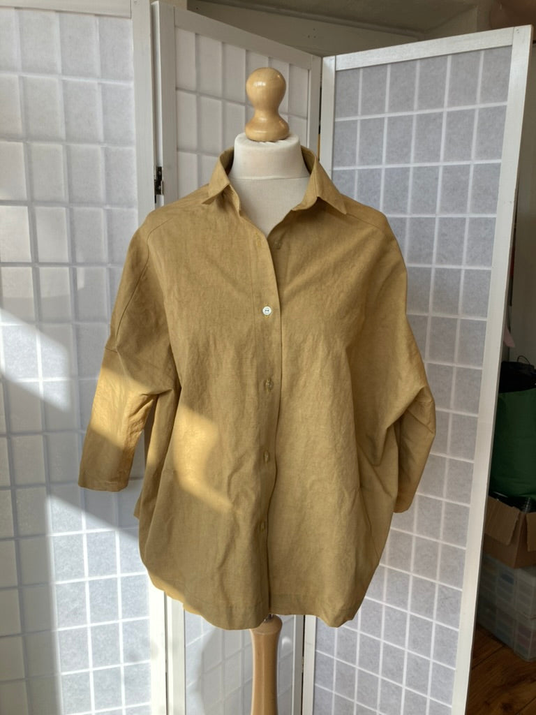 Blouses and shirts made to measure