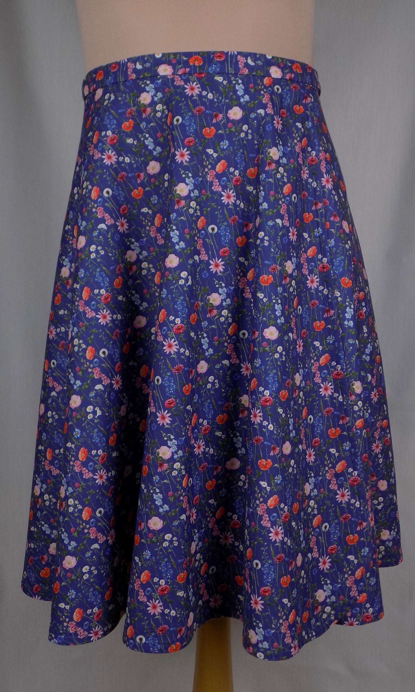 Cotton wrap skirt - Meadow on navy